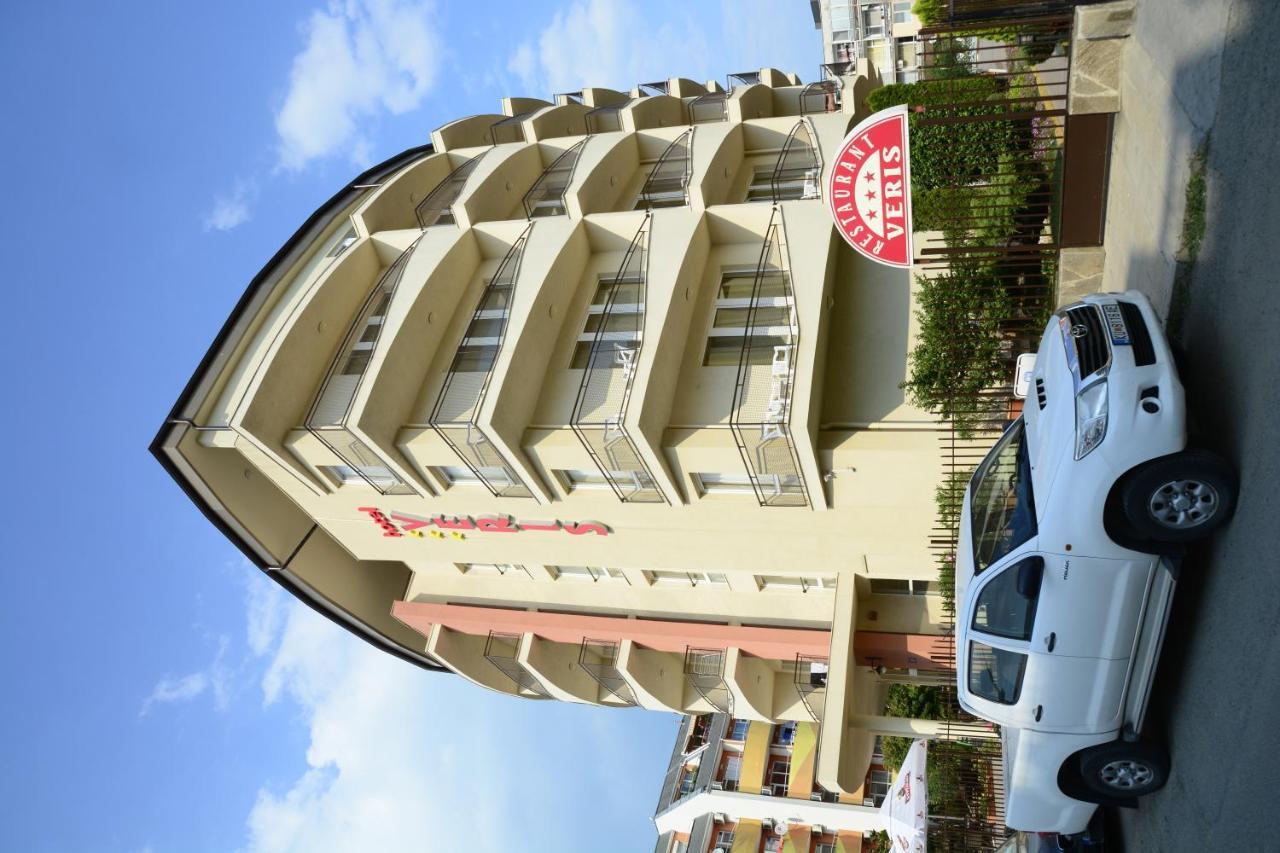 סאני ביץ' Hotel Veris מראה חיצוני תמונה